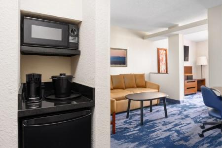 Fairfield Inn & Suites - 40