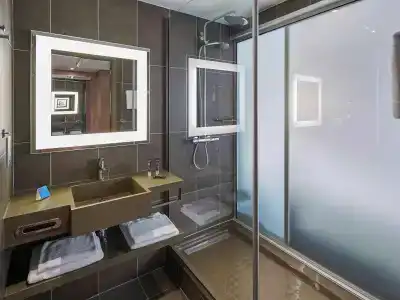 Novotel Istanbul Bosphorus - 8
