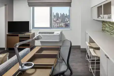 Element Times Square West - 51