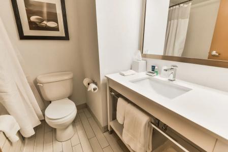 Four Points by Sheraton - 8