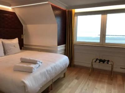 Hôtel Merveilleux Côté Mer - 49