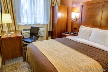 Ramada by Wyndham New York Times Square West - 6
