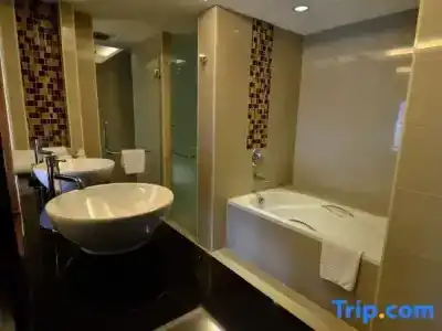 Chiangmai Grandview & Convention Center - Sha Extra Plus - 150