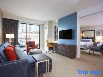 The Waterfront Beach Resort, A Hilton - 332