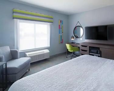Hampton Inn & Suites - 39