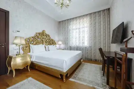 Royal Residence - 195