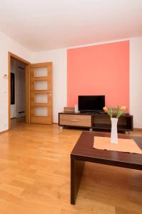 ApartAngel - 26