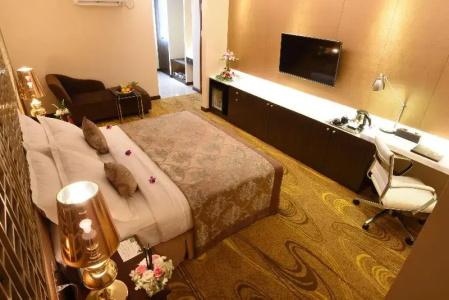 Best Western Chinatown - 185