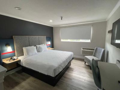 Roy Inn & Suites -Sacramento Midtown - 4