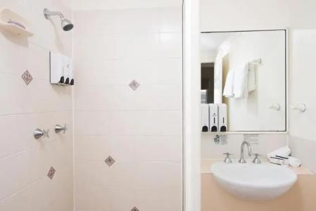 Park Regis Anchorage - 67
