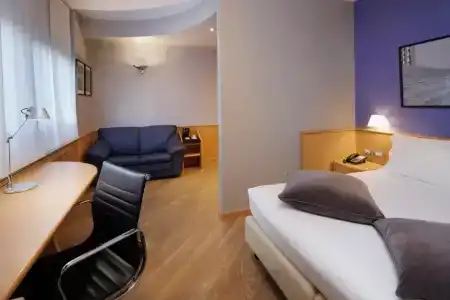Best Western Plus Executive and Suites - 29