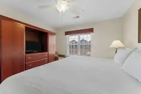 Grand Crowne by Capital Vacations - 24