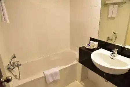 Golden Crown Grand - 8