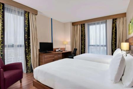 Hilton Garden Inn Sevilla - 3