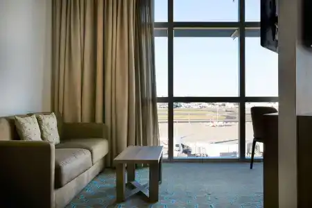 Rydges Airport - 80