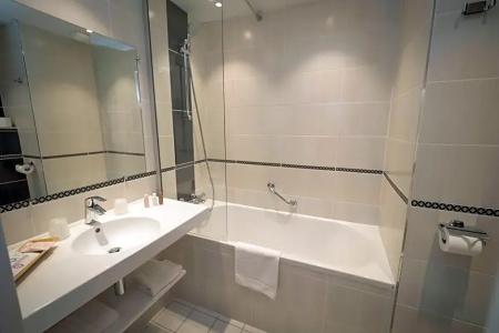 Best Western Plus Le Roof Vannes Bord De Mer - 90