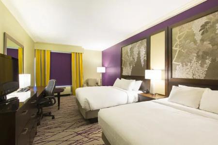 DoubleTree by Hilton Historic Savannah - 57