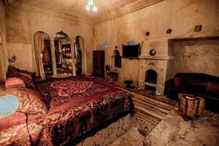 Oread Cave Suites - 335