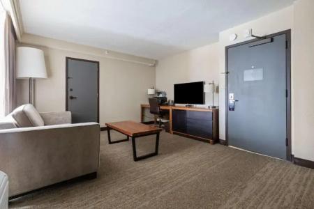 DoubleTree by Hilton - The Yarrow - 36