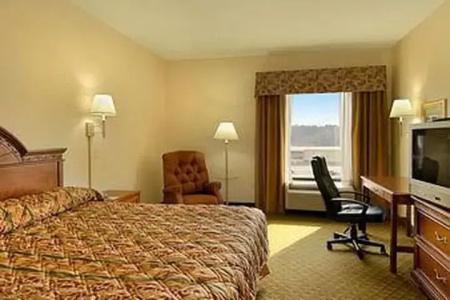 Baymont by Wyndham Riverwatch - 14