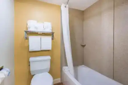 Quality Inn & Suites Near the Theme Parks - 36