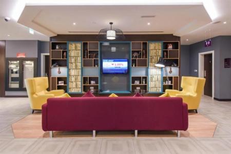 Premier Inn Dubai International Airport - 2