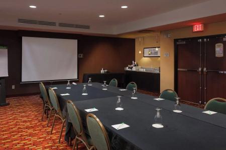 Courtyard by Marriott Hershey - 17