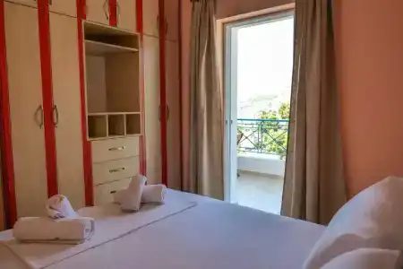 Miracle Saranda - 42