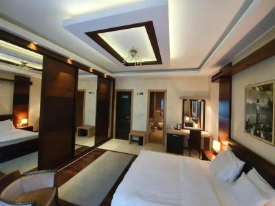 Privilege Suites by Central Park - 37