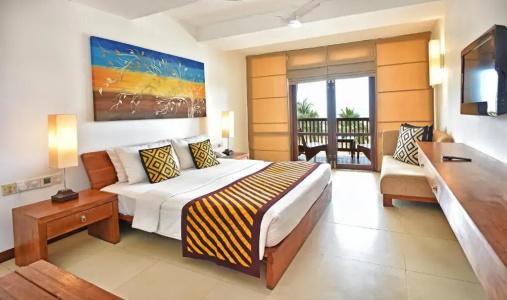 Goldi Sands - 62