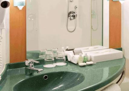 ibis Ellerslie - 6