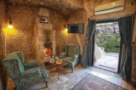 Traveller's Cave - 119
