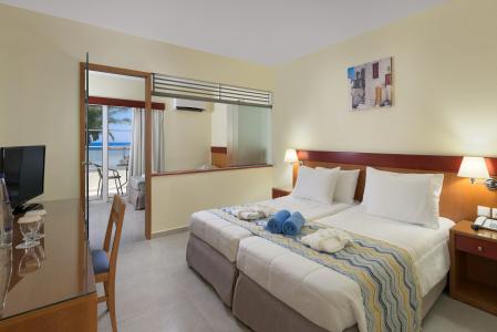 Avra Beach Resort - 4
