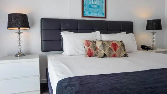 Broadbeach Savannah - 111