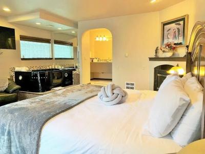 Breakers Boutique Inn - 33