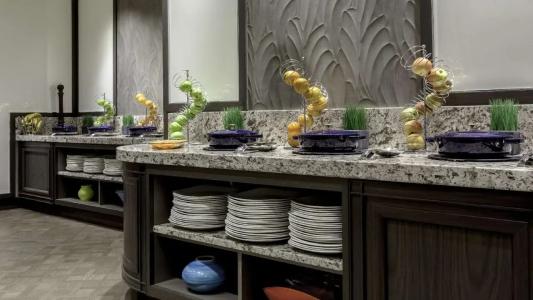 Boston Park Plaza - 12