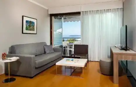 The Residence - 63