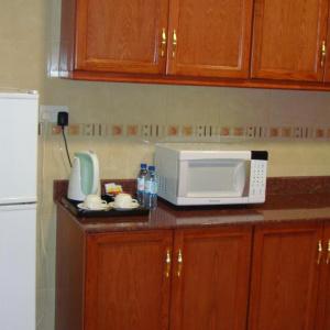 Al Madina Suites - 22