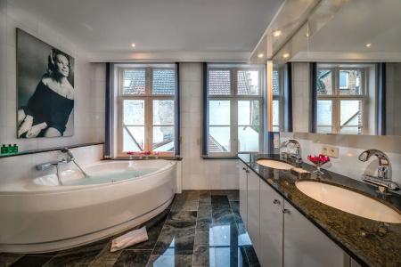 Canalside House - Luxury - 6