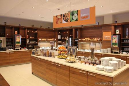 Holiday Inn Express Dresden City Centre - 11
