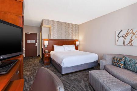 Courtyard by Marriott Downtown - 38