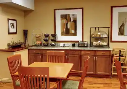 Phoenix Inn Suites - - 19