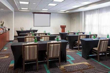 Residence Inn by Marriott Airport - 23