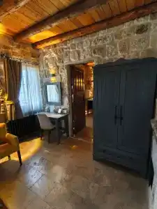 Acropolis Cave Suite - 59