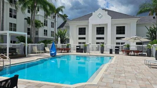 SureStay Plus by Best Western Orlando International Drive - 41