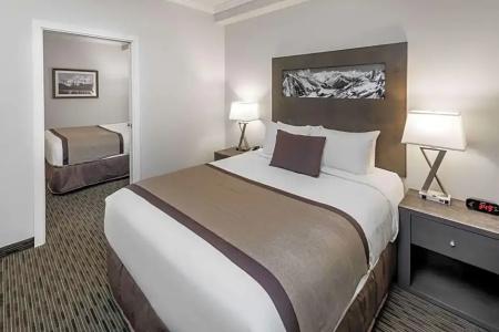 Ramada by Wyndham - 34