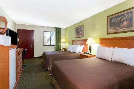 Howard Johnson by Wyndham - 3