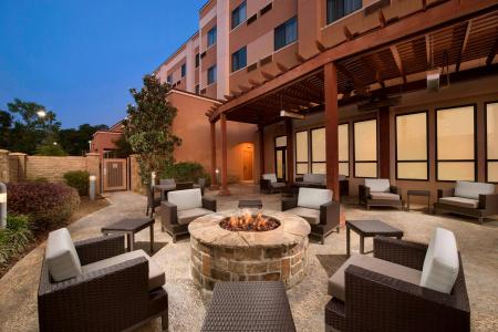 Courtyard by Marriott - 20