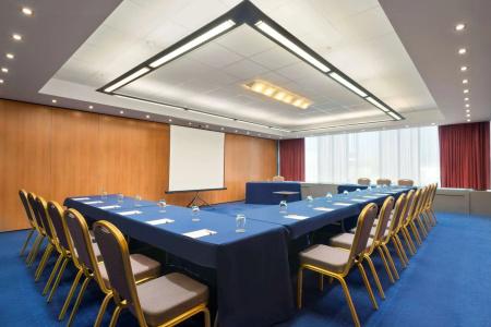 Ramada Encore by Wyndham Geneva - 13