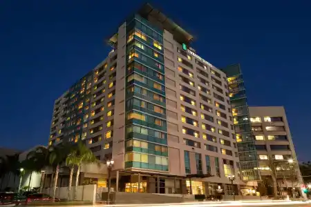 Embassy Suites Los Angeles - 0